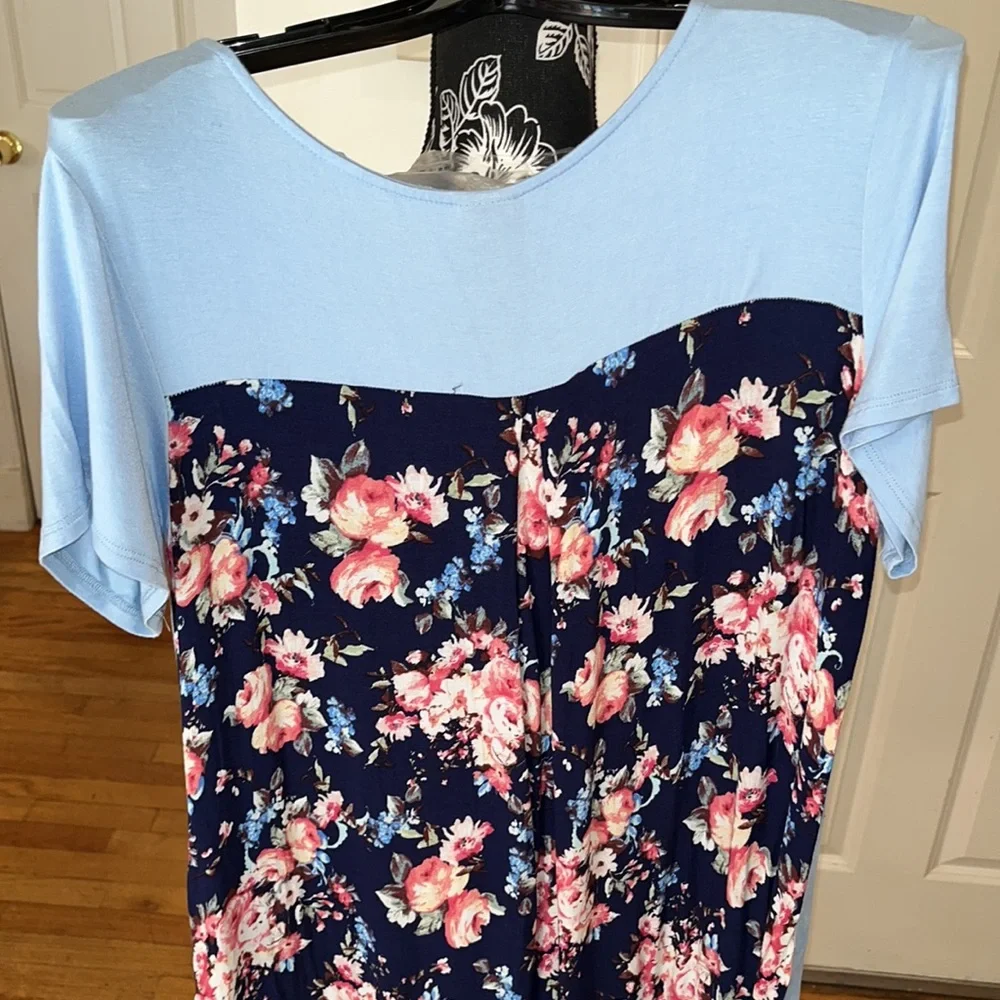 Agnes & Dora size large light blue front high low tee navy print back - Picture 2 of 16